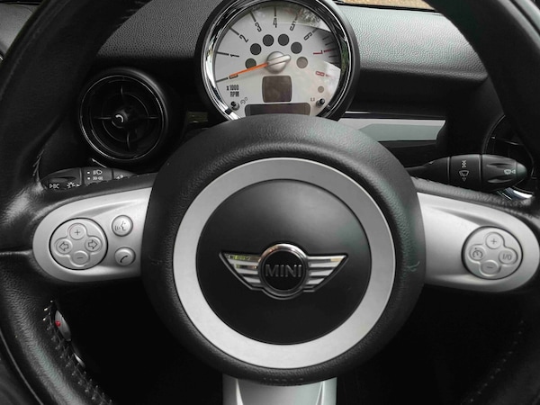 Used MINI Convertible 2010 for sale - 76156385: Photo 7