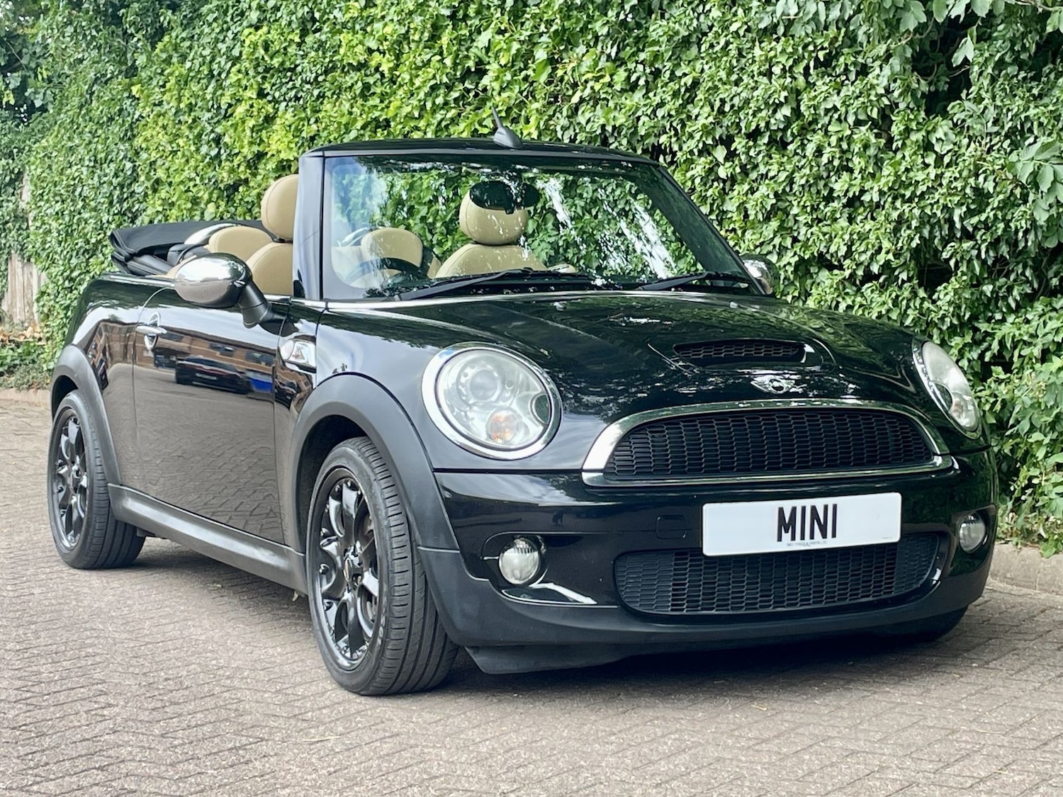 Used MINI Convertible 2009 for sale - 77085350: Photo 1