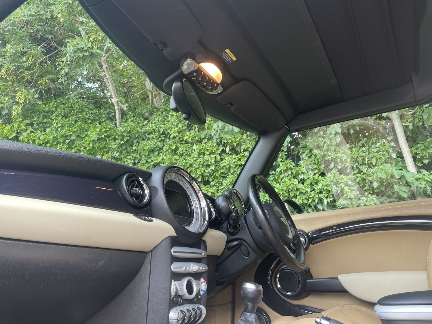 Used MINI Convertible 2009 for sale - 77085350: Photo 13