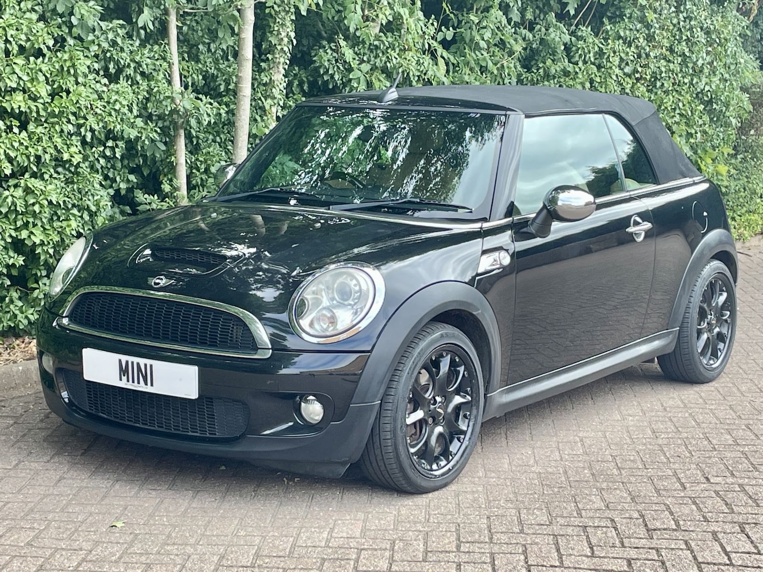 Used MINI Convertible 2009 for sale - 77085350: Photo 15