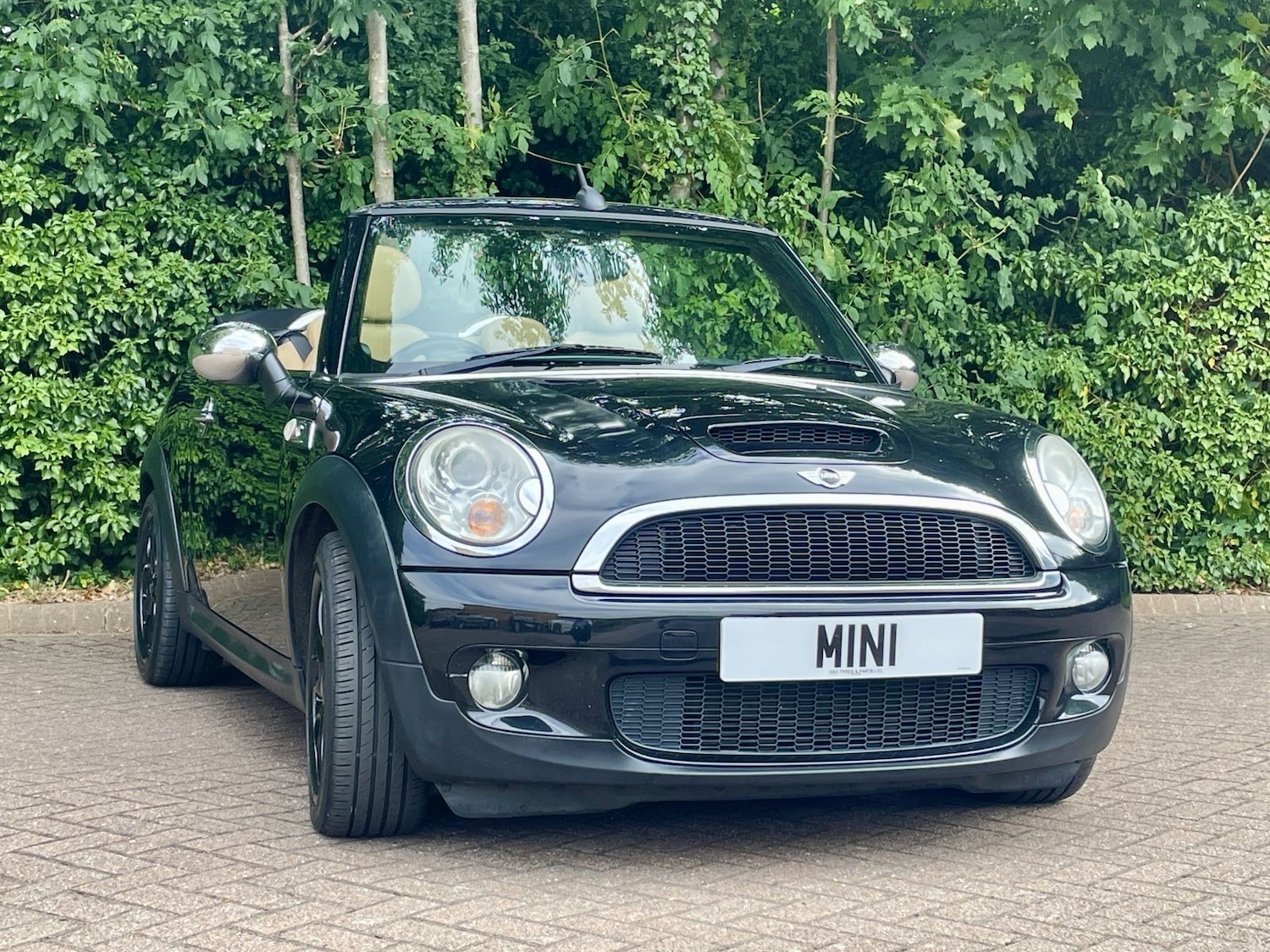 Used MINI Convertible 2009 for sale - 77085350: Photo 20