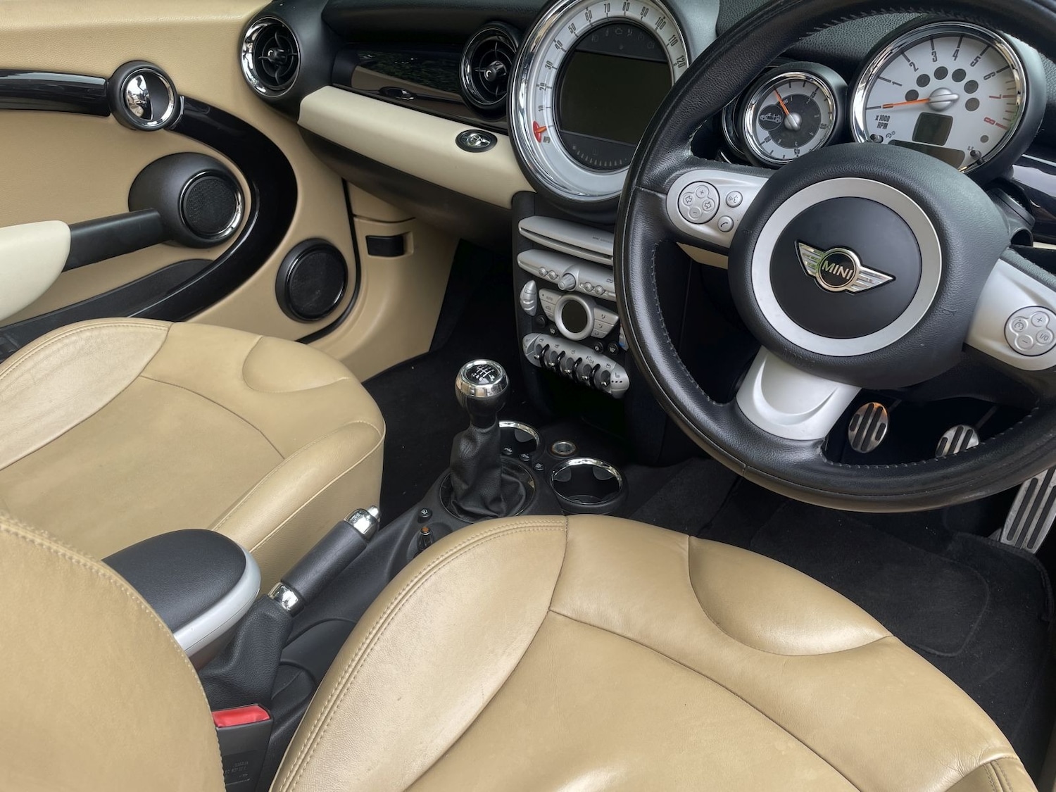 Used MINI Convertible 2009 for sale - 77085350: Photo 5