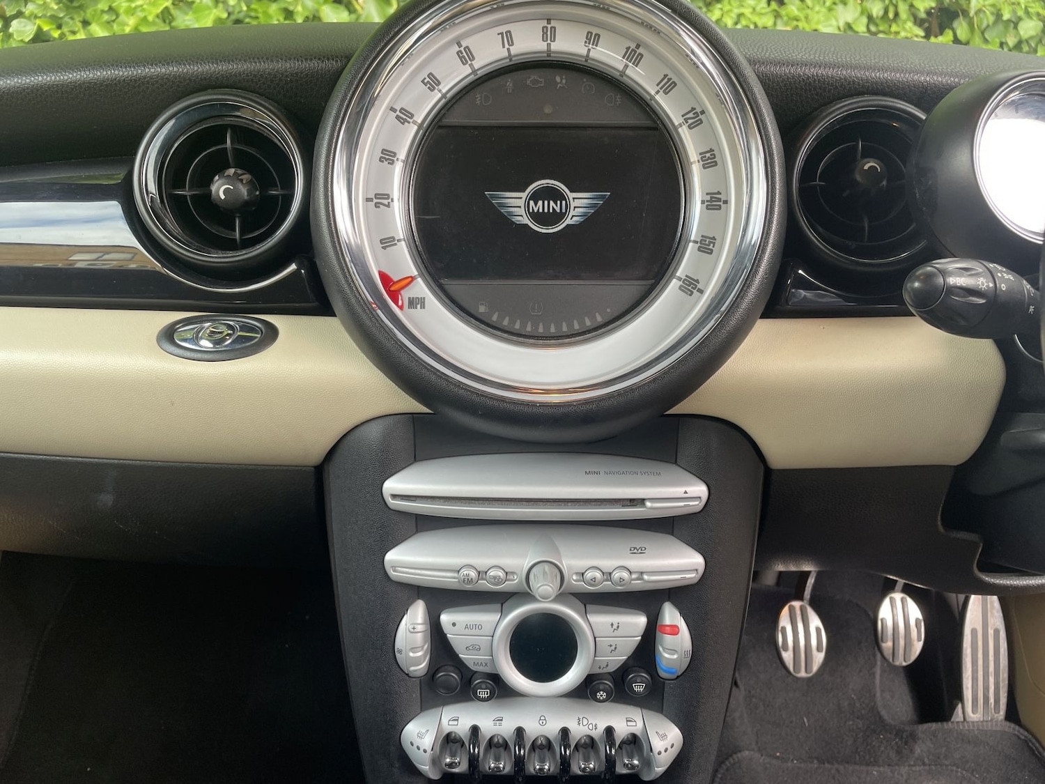 Used MINI Convertible 2009 for sale - 77085350: Photo 6