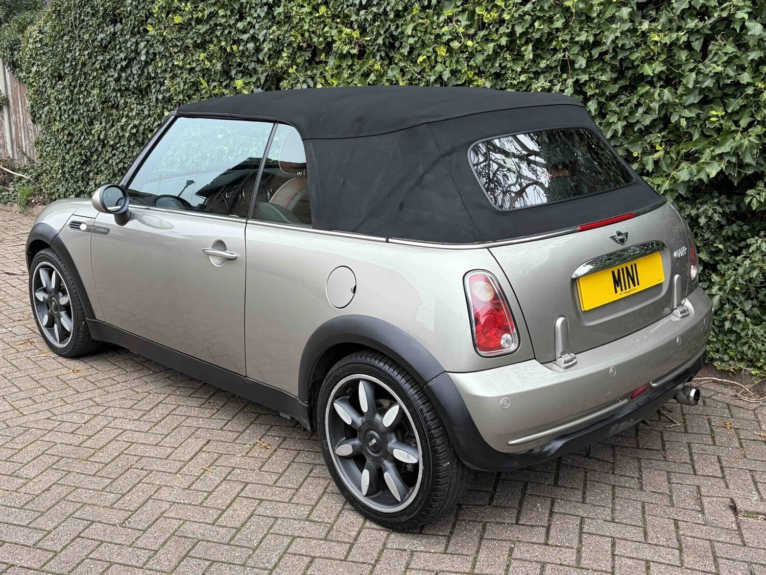 Used MINI Convertible 2007 for sale - 77745174: Photo 9