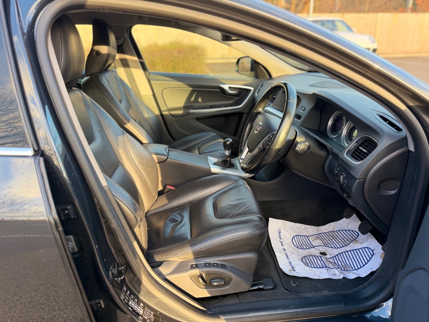 Used Volvo V60 2011 for sale - 77102066: Photo 10