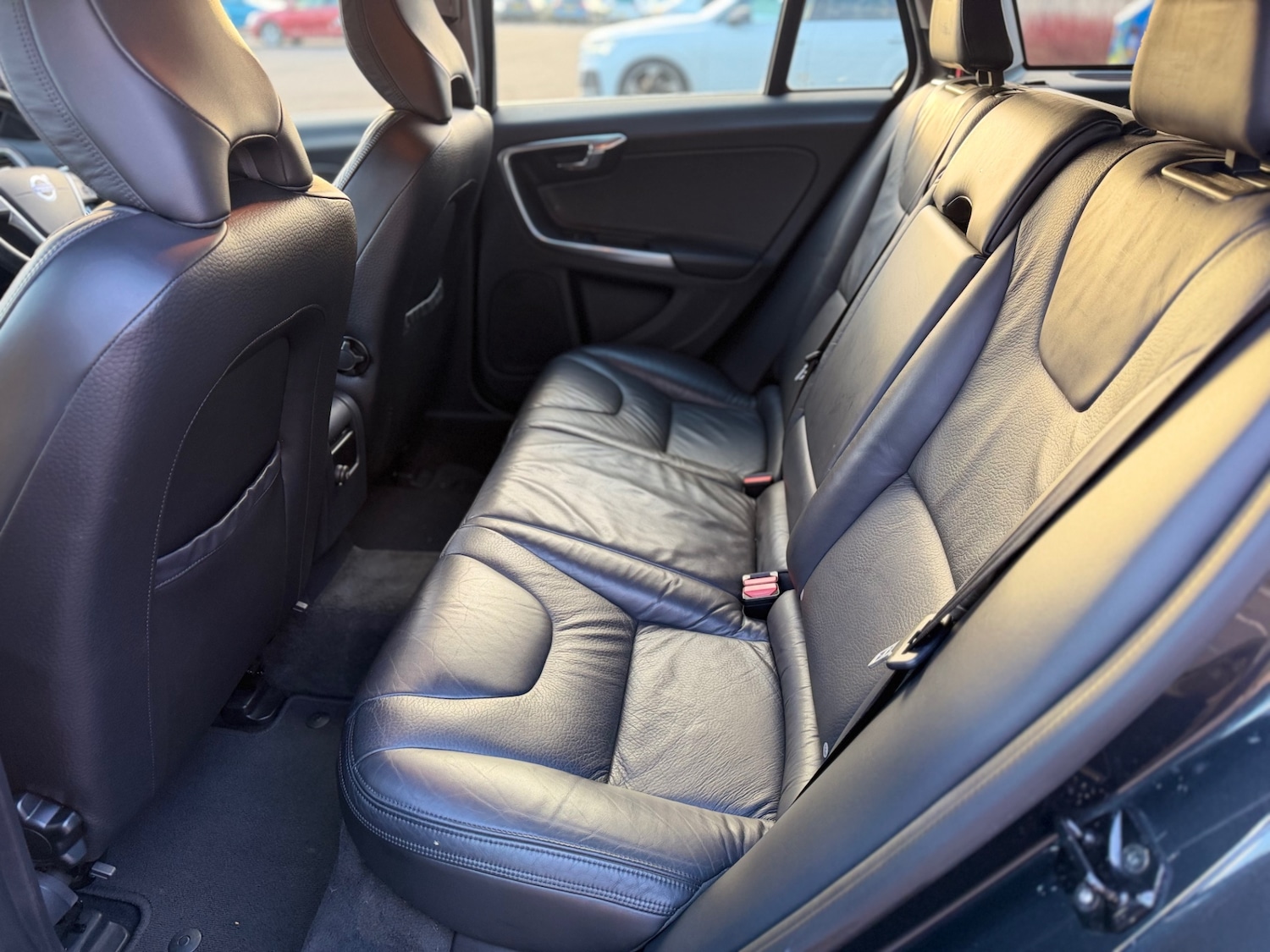 Used Volvo V60 2011 for sale - 77102066: Photo 12