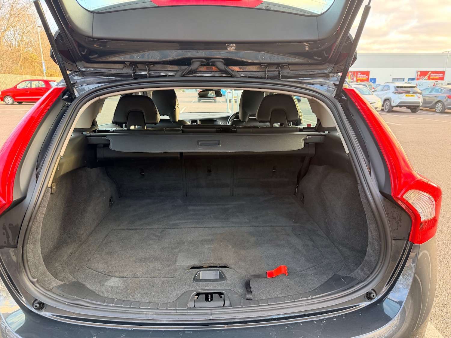 Used Volvo V60 2011 for sale - 77102066: Photo 15