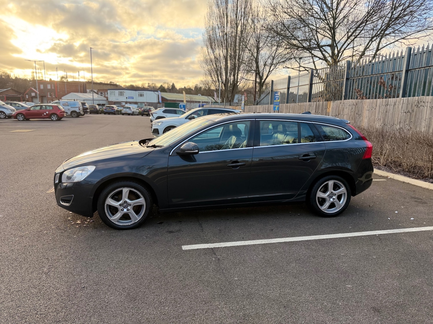 Used Volvo V60 2011 for sale - 77102066: Photo 37