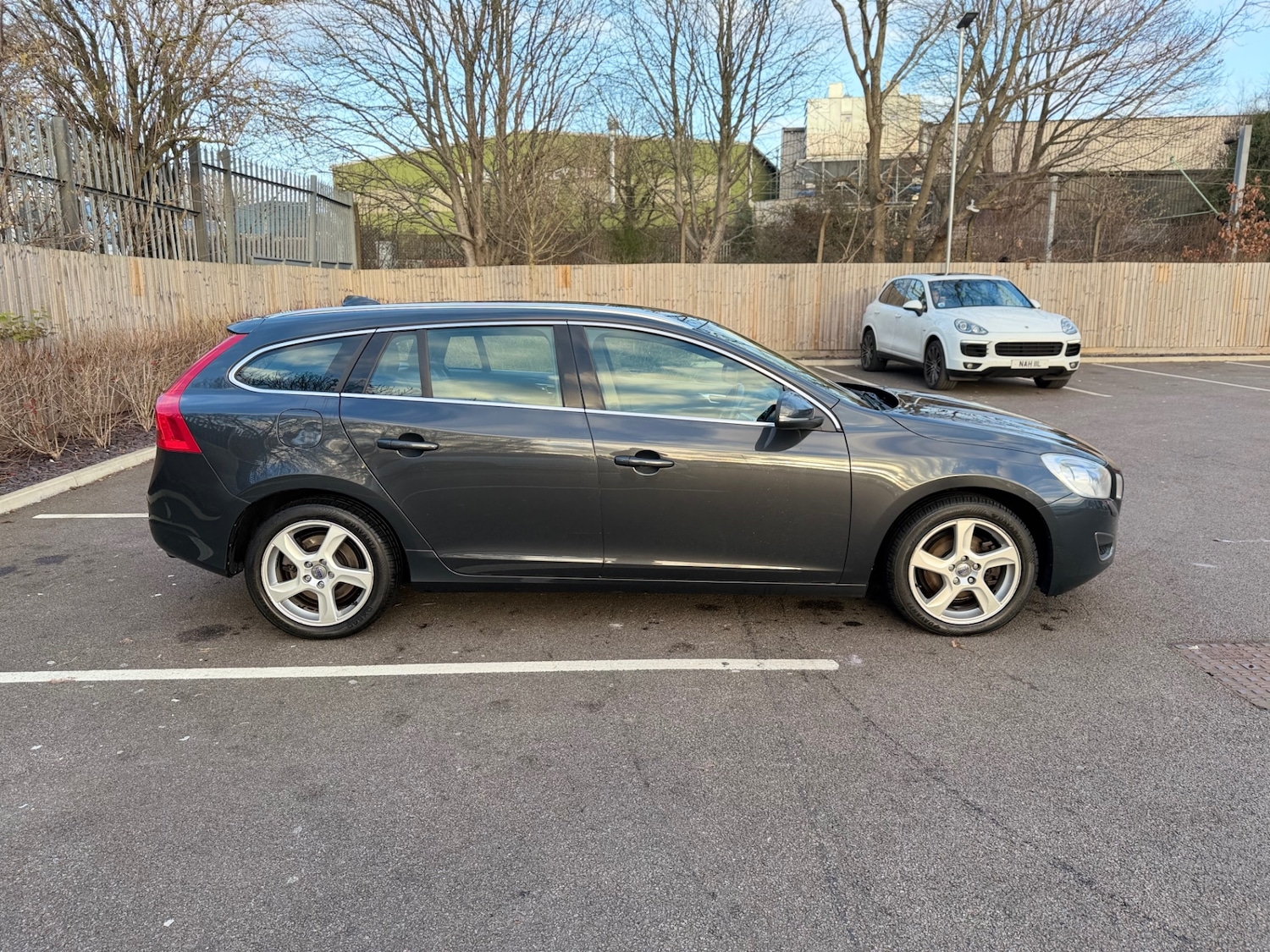 Used Volvo V60 2011 for sale - 77102066: Photo 39