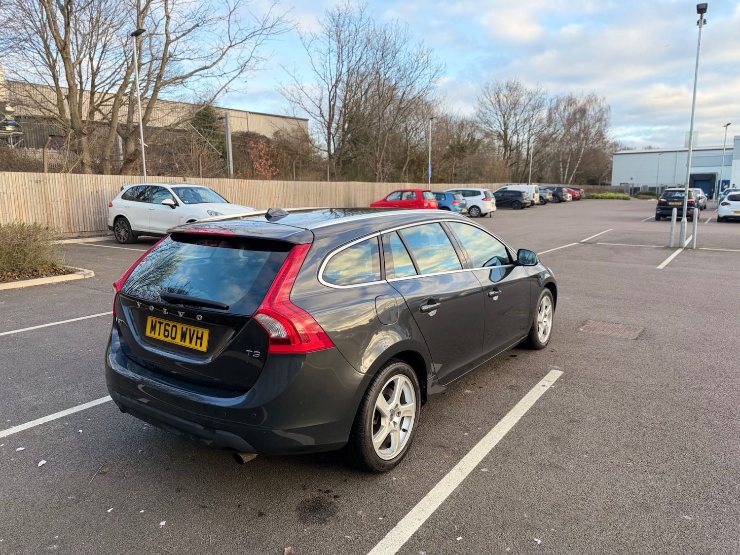 Used Volvo V60 2011 for sale - 77102066: Photo 44