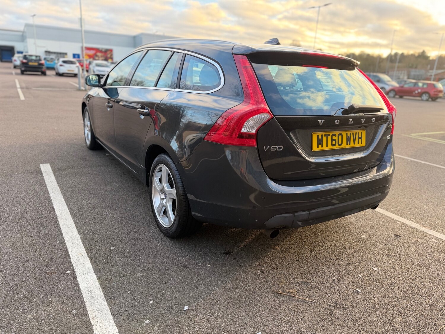 Used Volvo V60 2011 for sale - 77102066: Photo 50