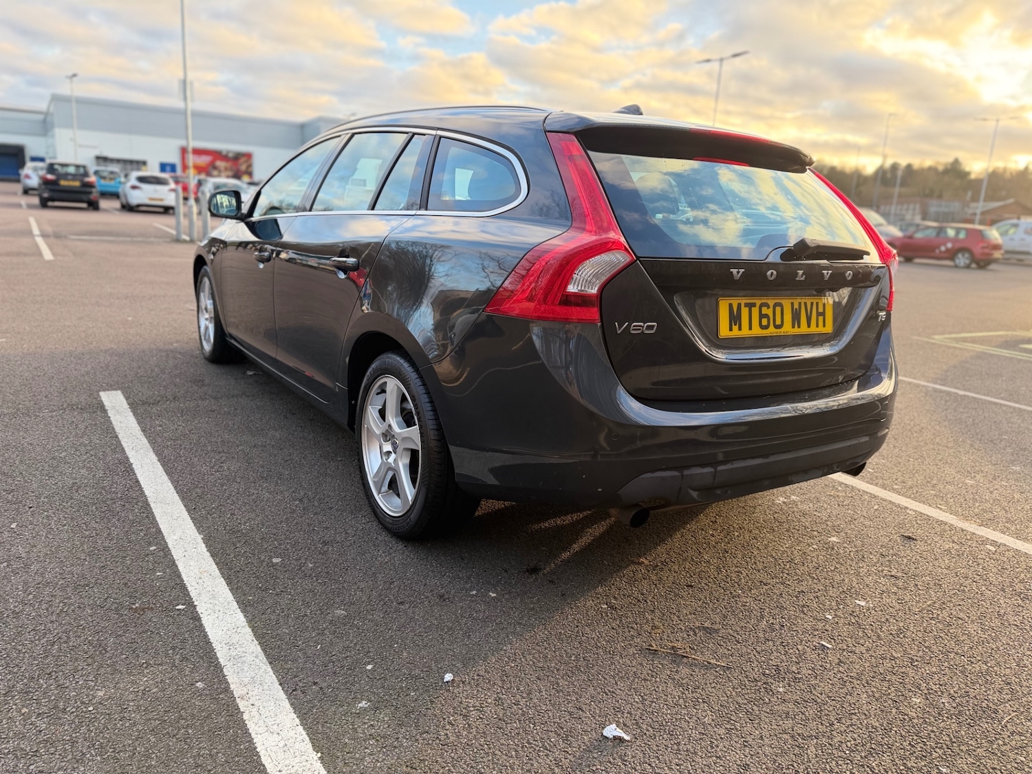 Used Volvo V60 2011 for sale - 77102066: Photo 51