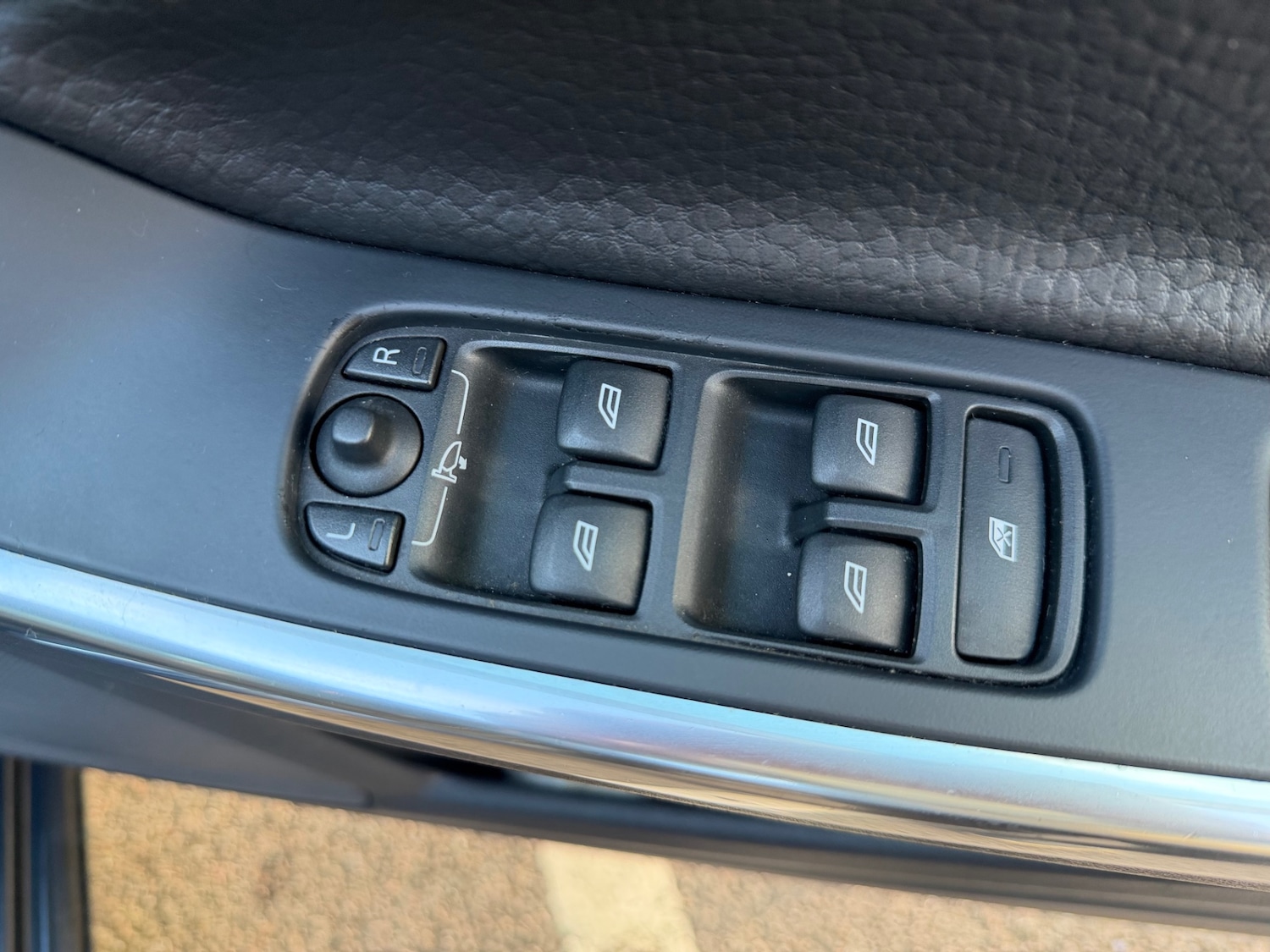 Used Volvo V60 2011 for sale - 77102066: Photo 62