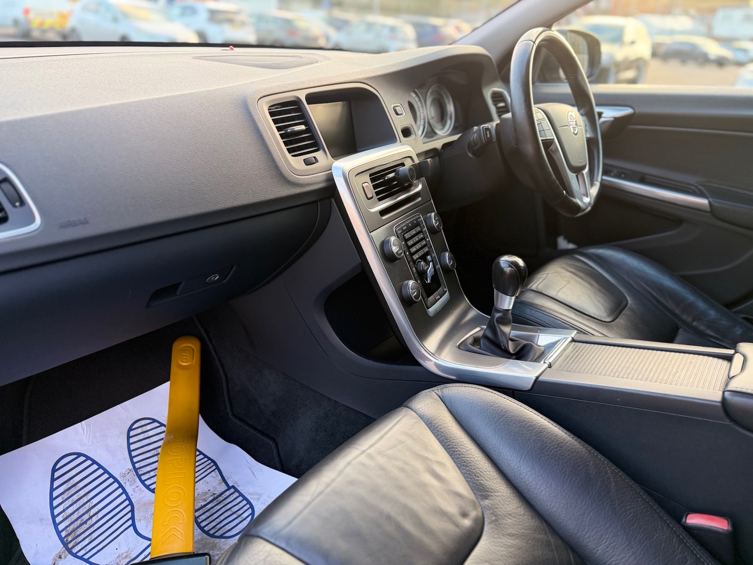 Used Volvo V60 2011 for sale - 77102066: Photo 65