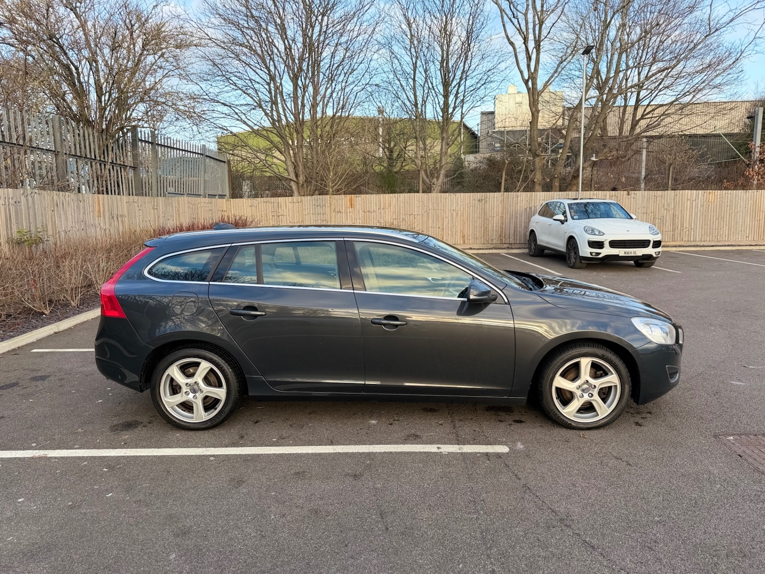 Used Volvo V60 2011 for sale - 77102066: Photo 7
