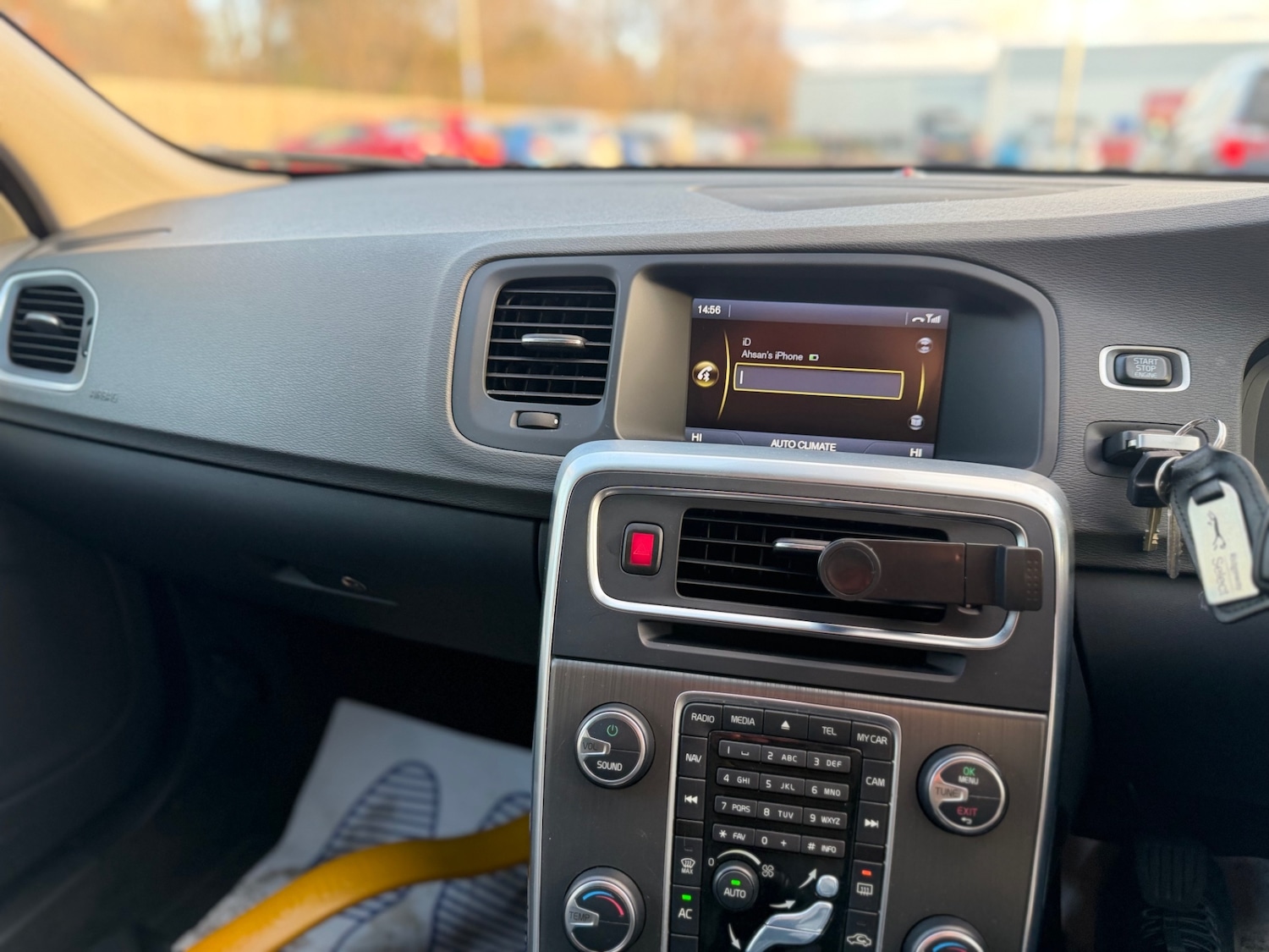 Used Volvo V60 2011 for sale - 77102066: Photo 71