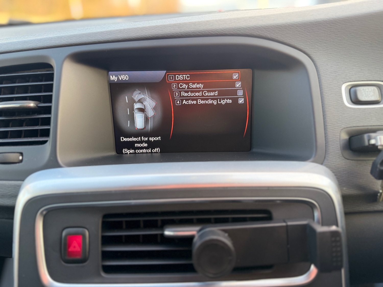 Used Volvo V60 2011 for sale - 77102066: Photo 73