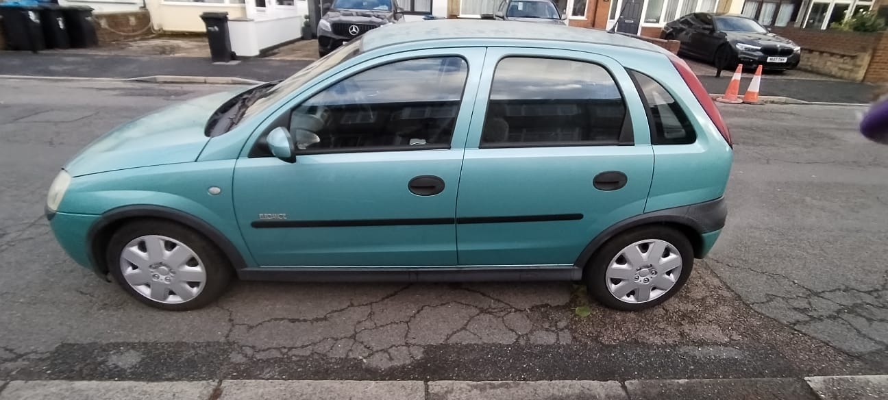 Used Vauxhall Corsa 2003 for sale - 76662942: Photo 4