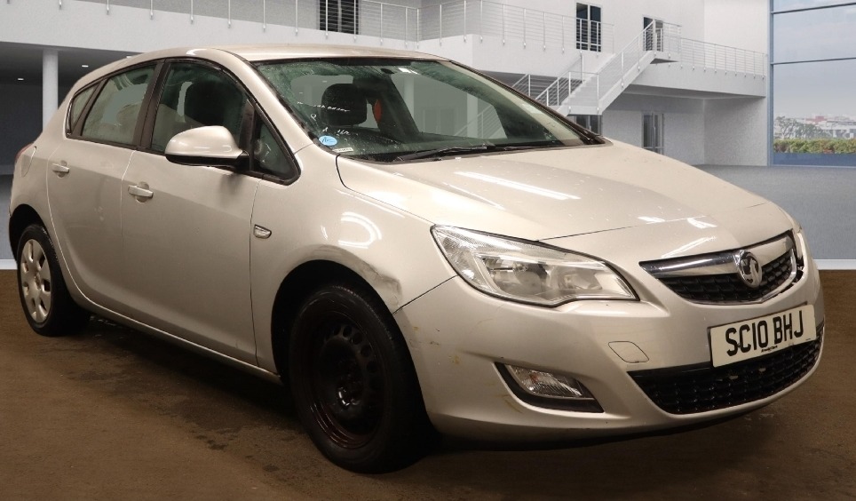 Used Vauxhall Astra 2010 for sale - 76855500: Photo 1