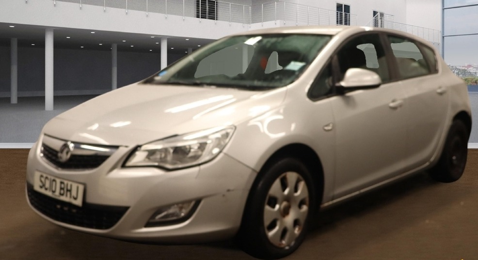 Used Vauxhall Astra 2010 for sale - 76855500: Photo 2