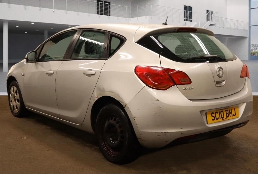 Used Vauxhall Astra 2010 for sale - 76855500: Photo 3