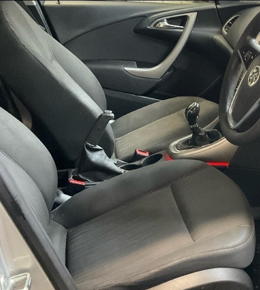 Used Vauxhall Astra 2010 for sale - 76855500: Photo 6