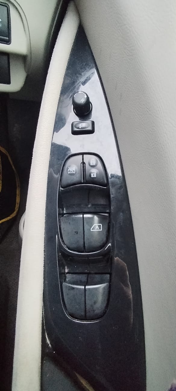 Used Nissan Leaf 2012 for sale - 77636904: Photo 14