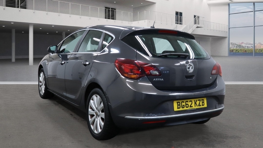 Used Vauxhall Astra 2012 for sale - 77174381: Photo 3