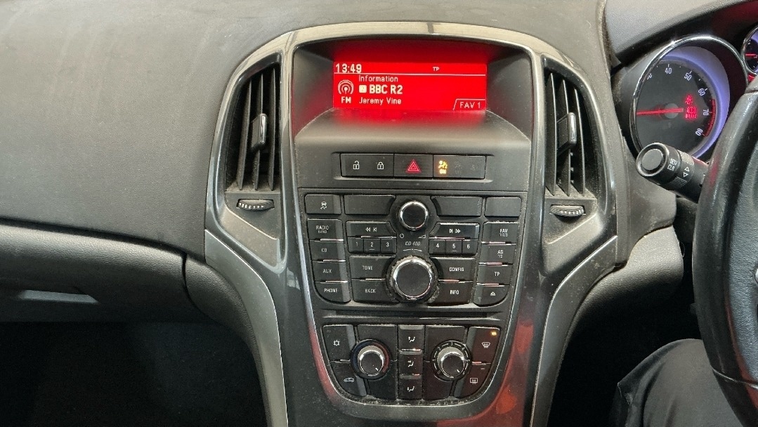 Used Vauxhall Astra 2012 for sale - 77174381: Photo 8