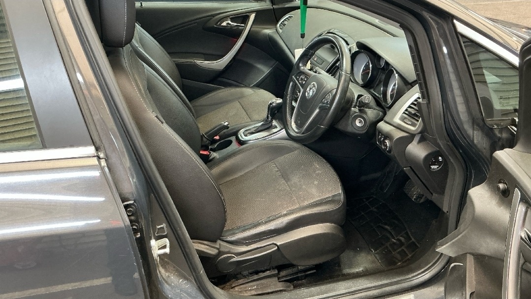 Used Vauxhall Astra 2012 for sale - 77174381: Photo 9