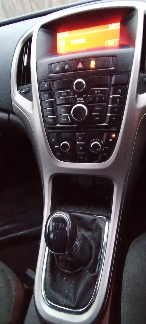 Used Vauxhall Astra 2010 for sale - 77020677: Photo 11