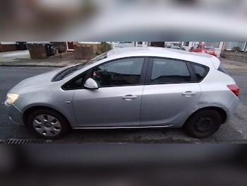 Used Vauxhall Astra 2010 for sale - 77020677: Photo