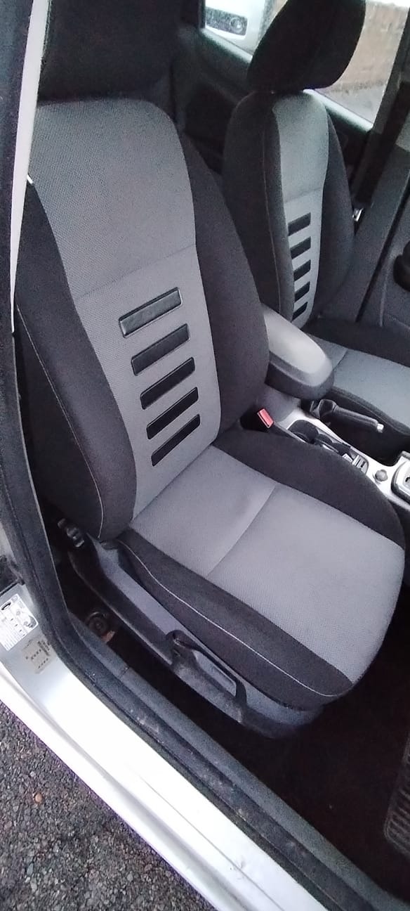 Used Ford Focus 2009 for sale - 76365210: Photo 10