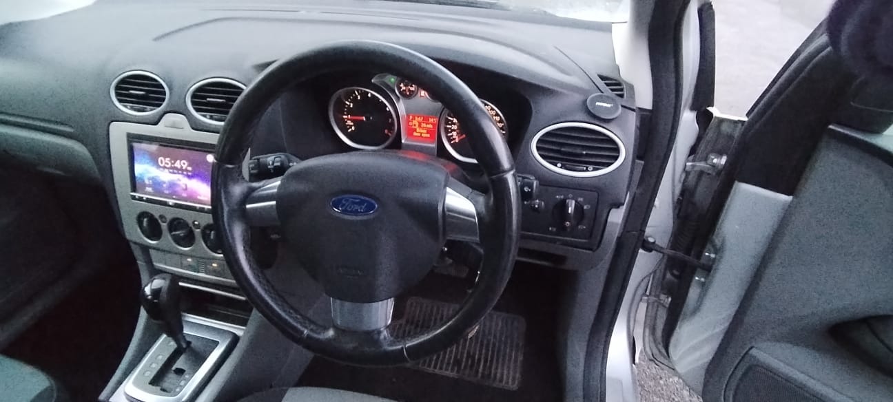 Used Ford Focus 2009 for sale - 76365210: Photo 9