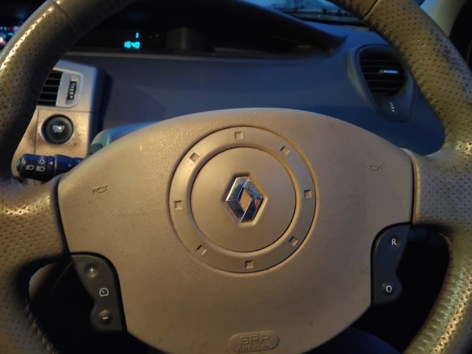 Used Renault Megane 2005 for sale - 77272385: Photo 11