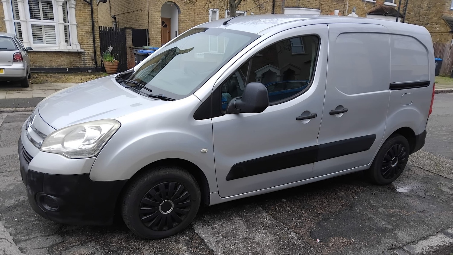 Used Citroen Berlingo 2011 for sale - 77552620: Photo 2