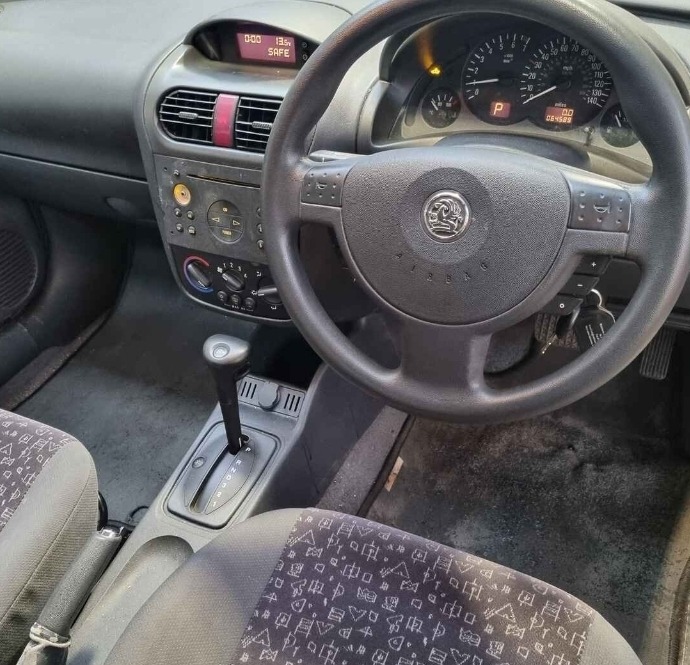 Used Vauxhall Corsa 2003 for sale - 76408337: Photo 5