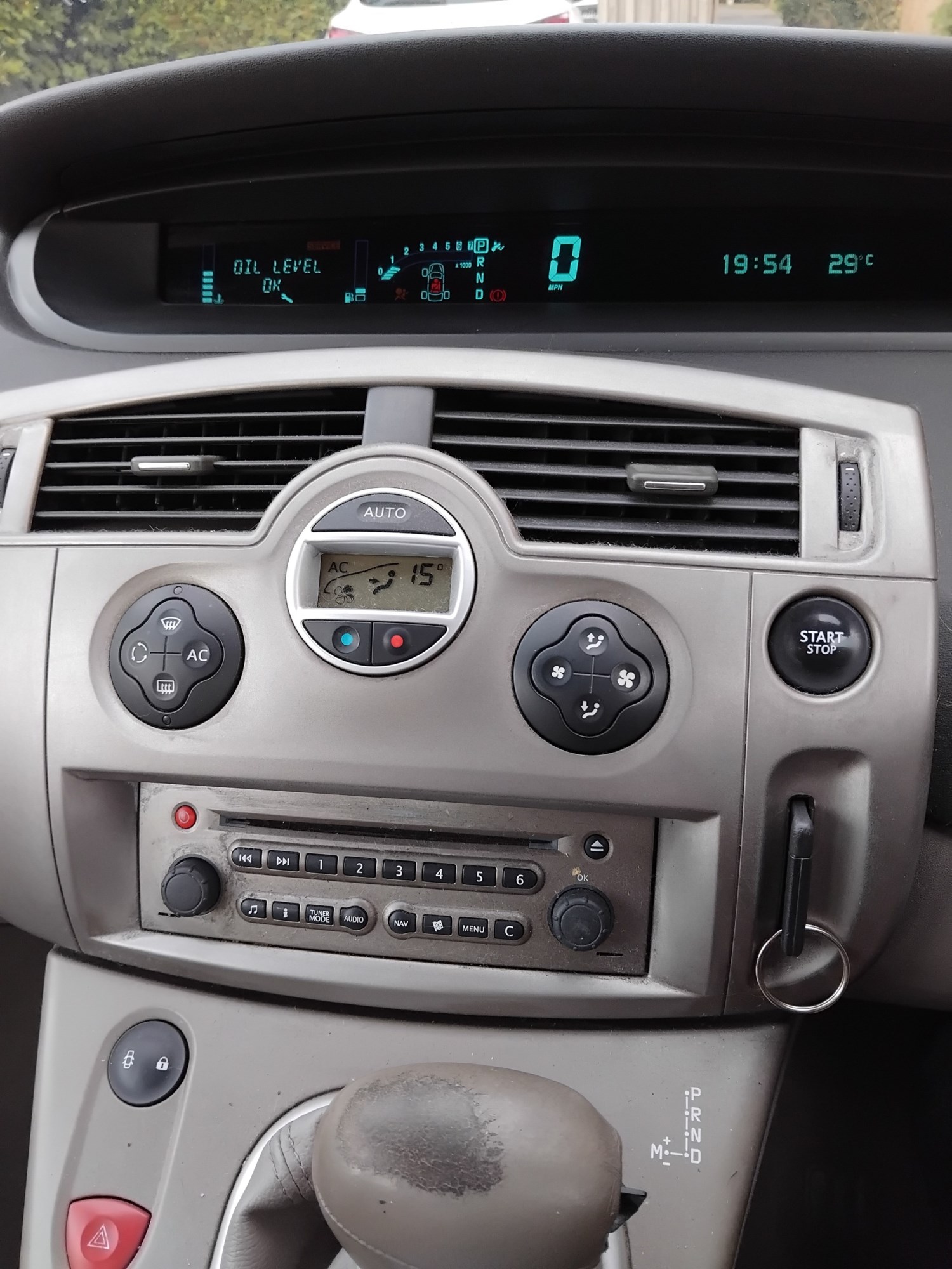 Renault Megane 2004 (04) - 2.0 VVT Privilege 5dr Auto - Image 10
