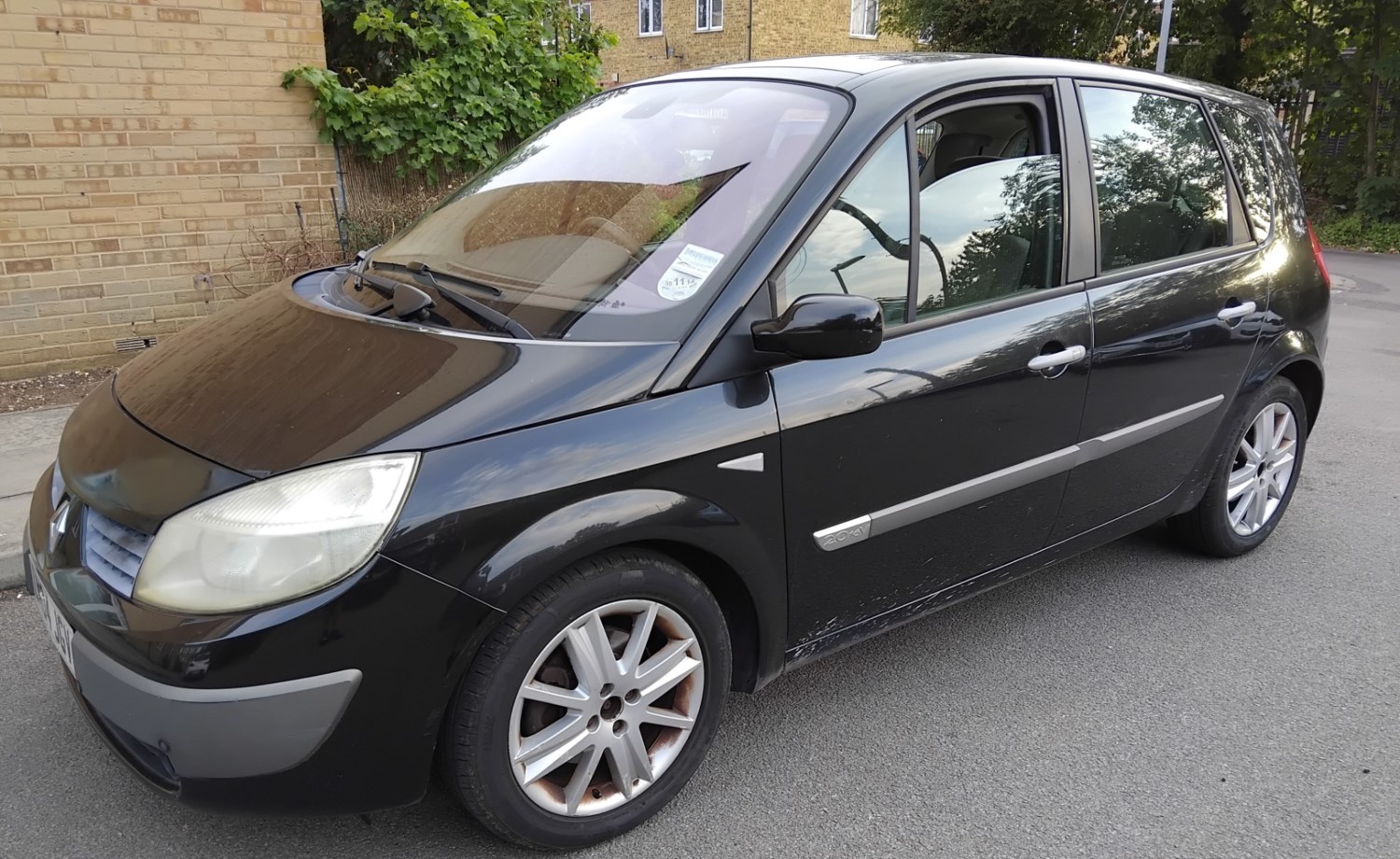 Renault Megane 2004 (04) - 2.0 VVT Privilege 5dr Auto - Image 4