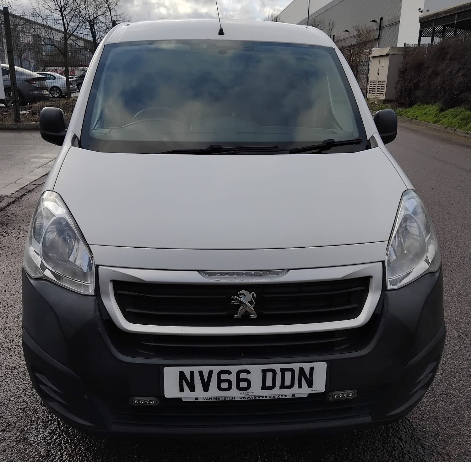 Used Peugeot Partner 2016 for sale - 77629252: Photo 2