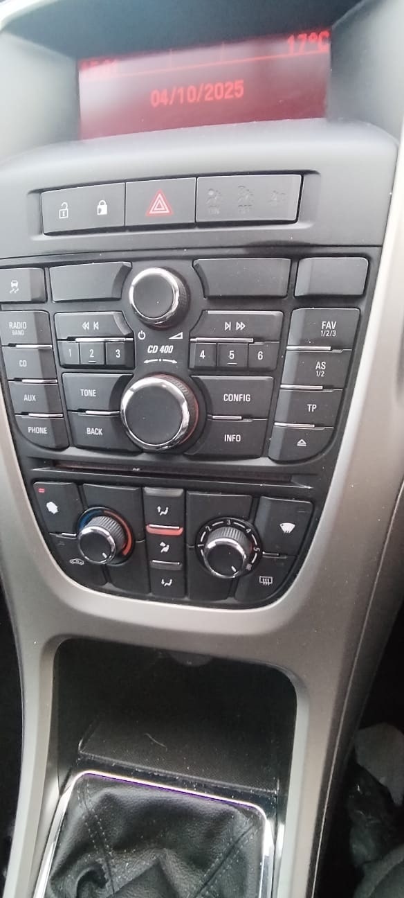Used Vauxhall Astra 2010 for sale - 76258070: Photo 10