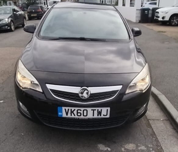 Used Vauxhall Astra 2010 for sale - 76258070: Photo 1