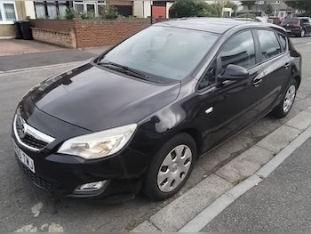 Used Vauxhall Astra 2010 for sale - 76258070: Photo 2