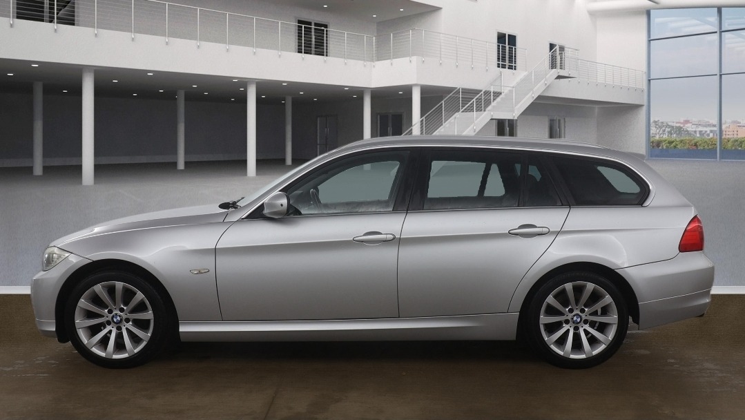 Used BMW 3 Series 2011 for sale - 77707990: Photo 6