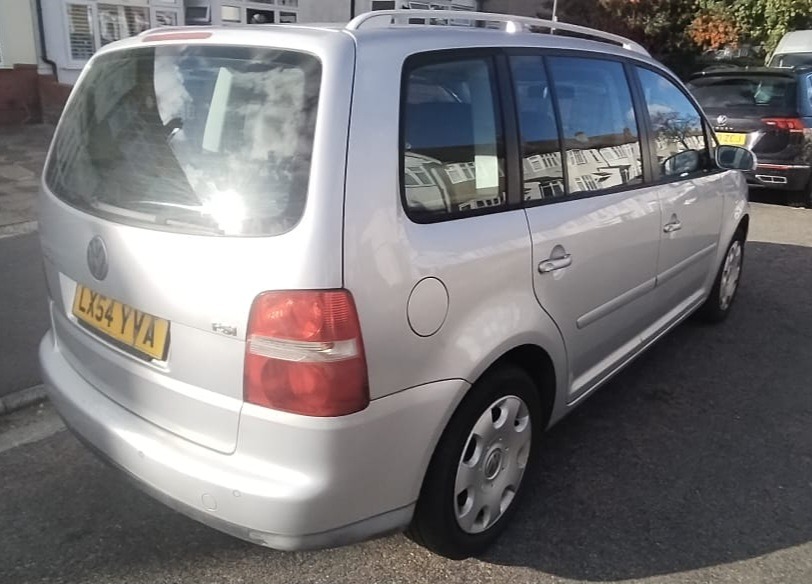 Used Volkswagen Touran 2004 for sale - 76440044: Photo 9