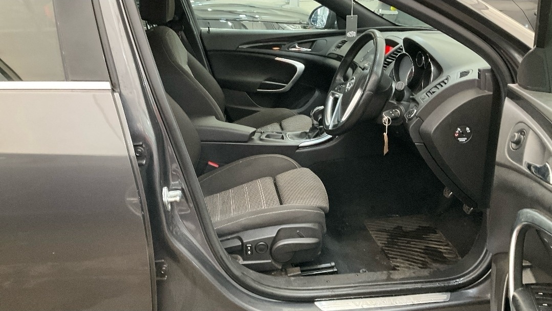 Used Vauxhall Insignia 2010 for sale - 78042174: Photo 8