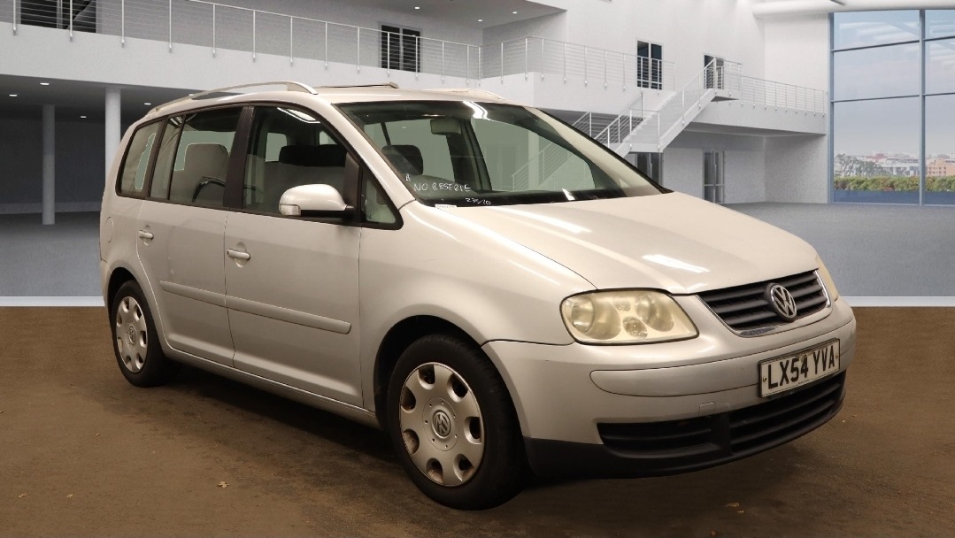 Used Volkswagen Touran 2004 for sale - 76408333: Photo 1