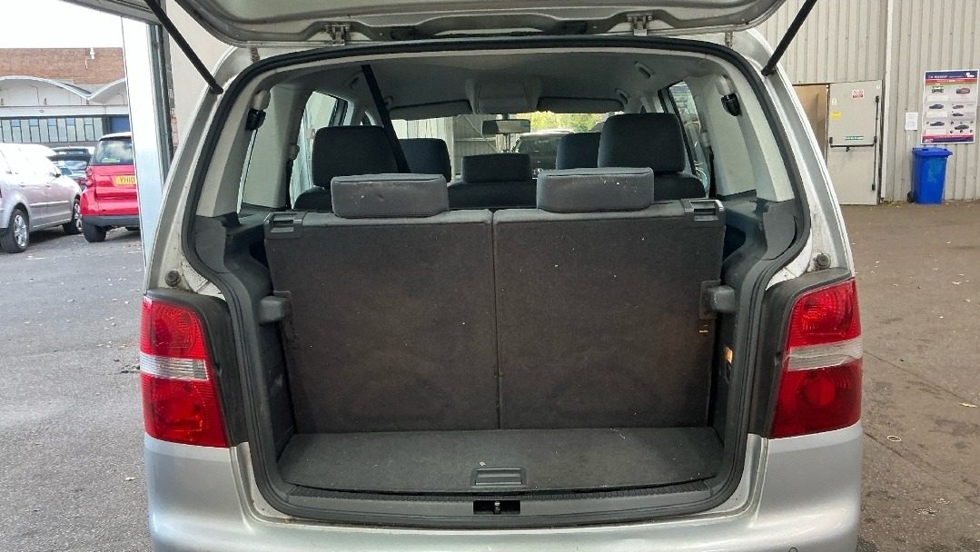 Used Volkswagen Touran 2004 for sale - 76408333: Photo 10