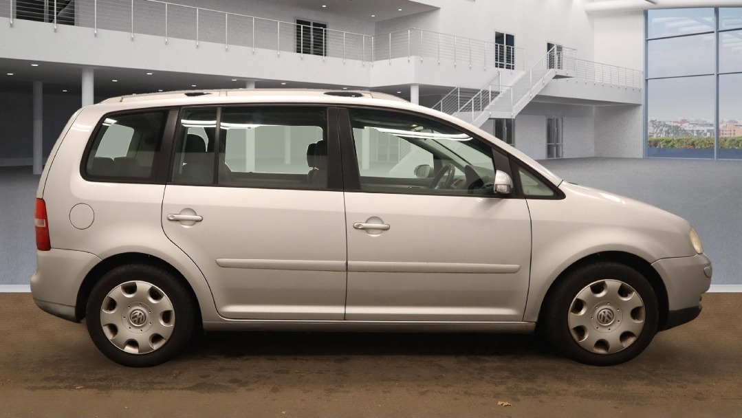 Used Volkswagen Touran 2004 for sale - 76408333: Photo 5