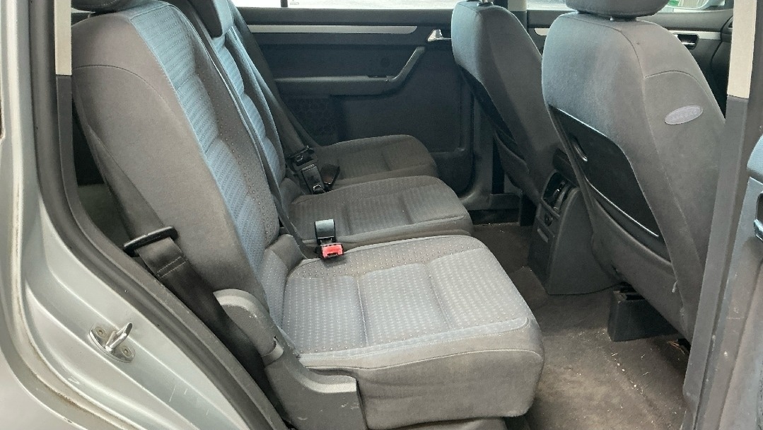 Used Volkswagen Touran 2004 for sale - 76408333: Photo 9